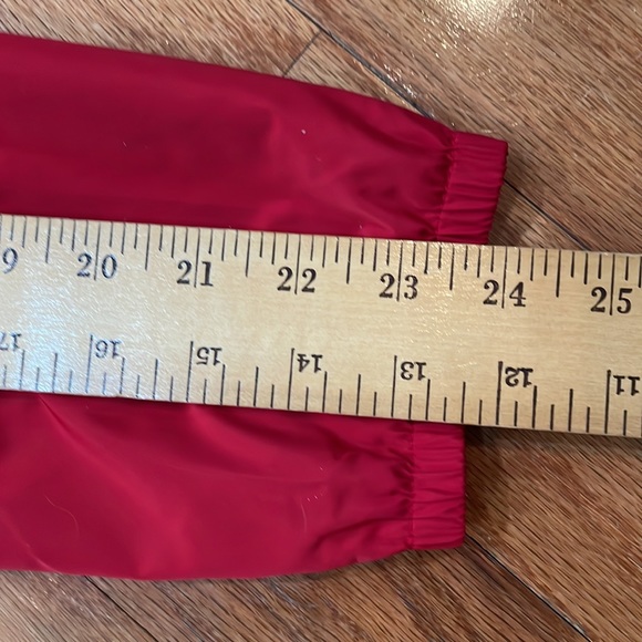 Tommy Hilfiger Woman’s Windbreaker with Hood Red Full Zipper Pockets Lightweight - Picture 3 of 16